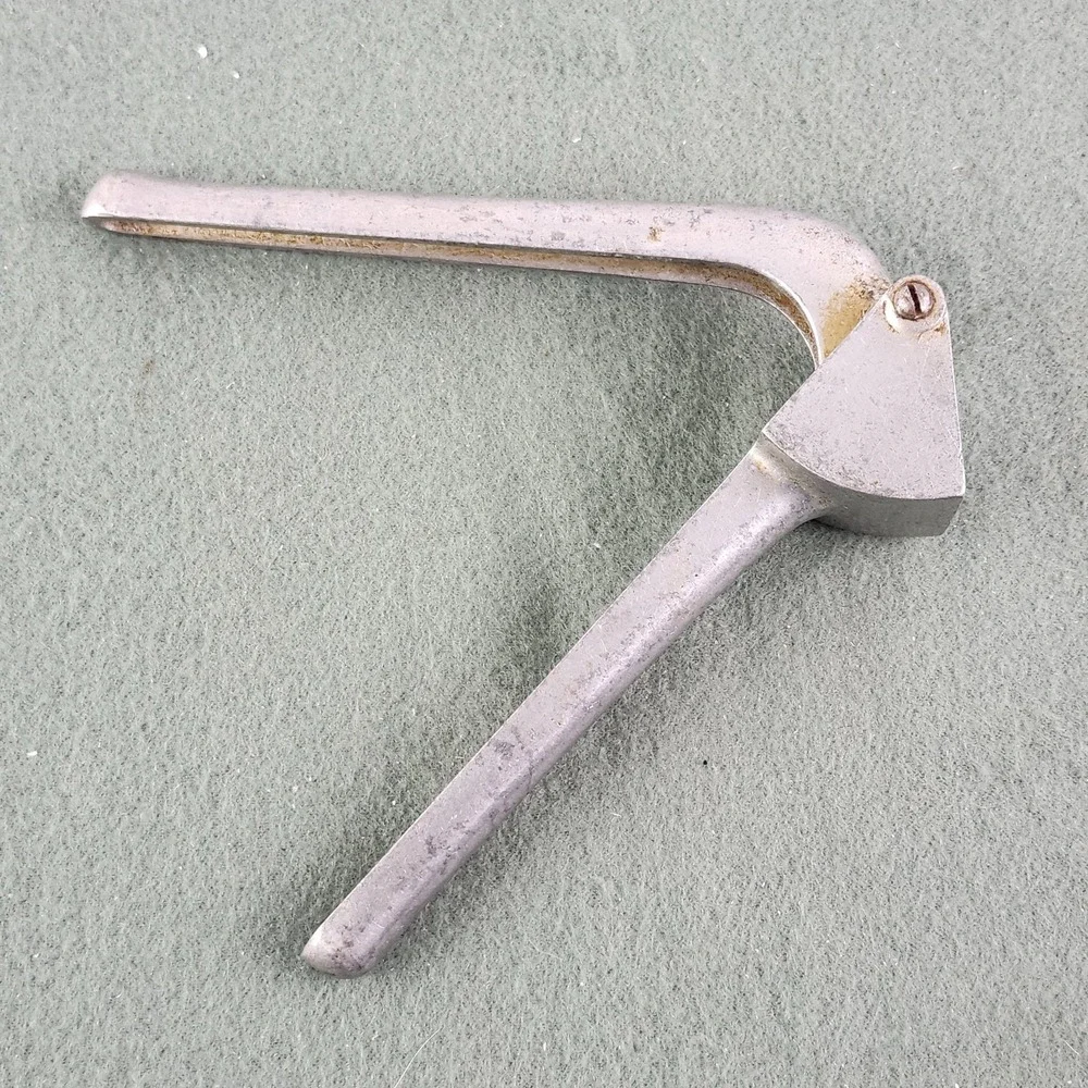 Vintage Mrs. Damar Brevetto No‎ 39715 Aluminum Garlic Press Made in Italy